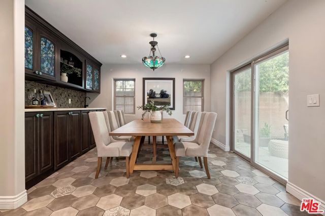 11360 Segrell Way, Culver City, CA 90230