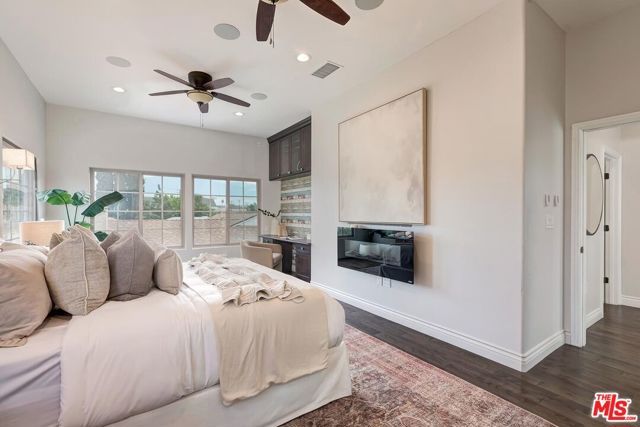 11360 Segrell Way, Culver City, CA 90230