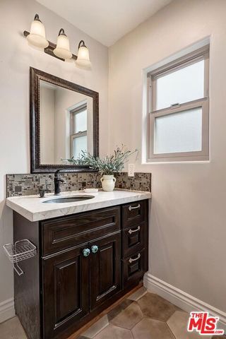 11360 Segrell Way, Culver City, CA 90230