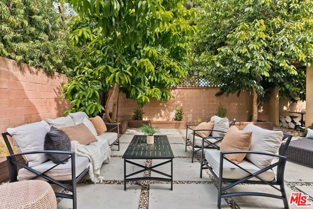 11360 Segrell Way, Culver City, CA 90230