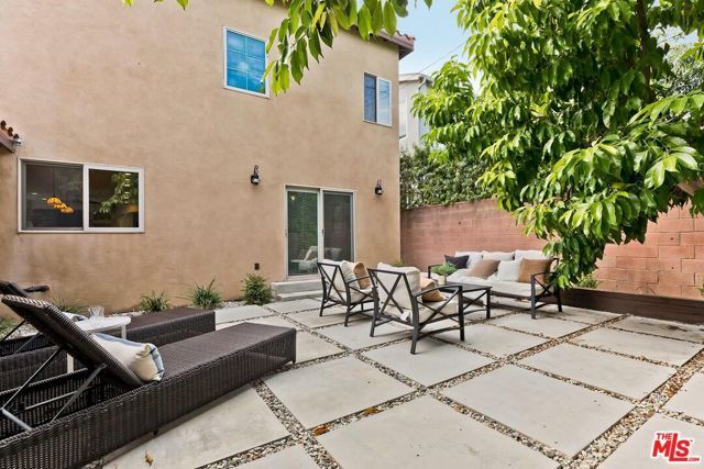 11360 Segrell Way, Culver City, CA 90230
