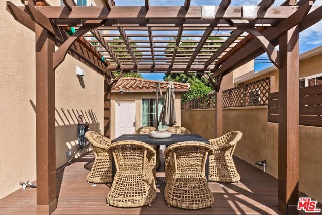 11360 Segrell Way, Culver City, CA 90230