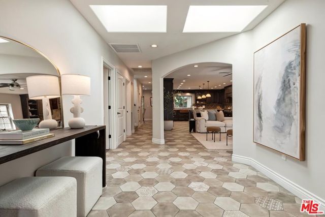 11360 Segrell Way, Culver City, CA 90230