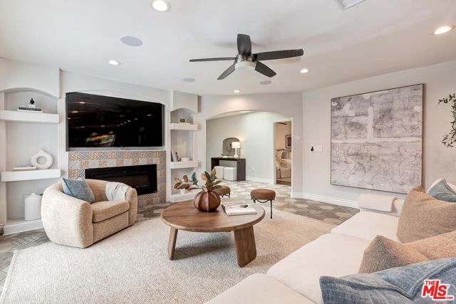 11360 Segrell Way, Culver City, CA 90230