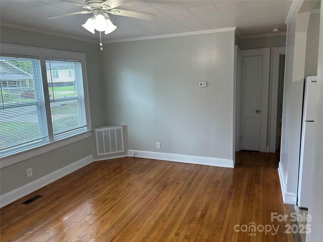 511 6th Street SW, Conover, NC 28613
