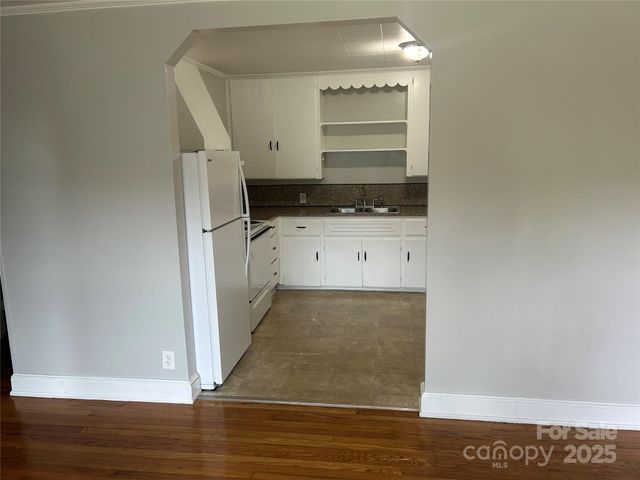 511 6th Street SW, Conover, NC 28613