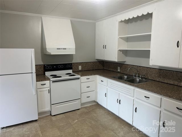 511 6th Street SW, Conover, NC 28613