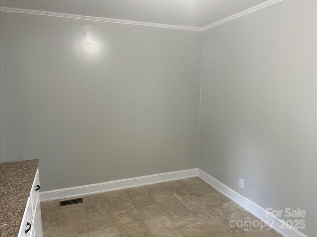 511 6th Street SW, Conover, NC 28613