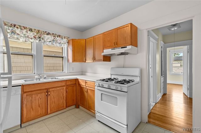 394 Taunton Place, Buffalo, NY 14216