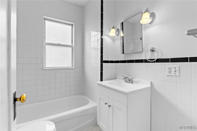 394 Taunton Place, Buffalo, NY 14216