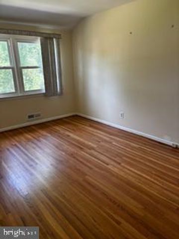 203 COVERED BRIDGE RD, Cherry Hill, NJ 08034