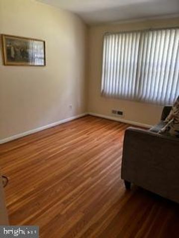 203 COVERED BRIDGE RD, Cherry Hill, NJ 08034