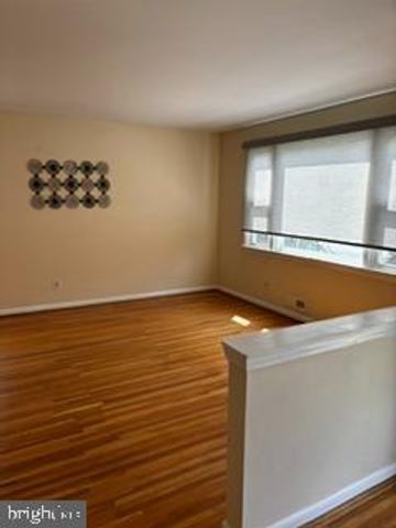 203 COVERED BRIDGE RD, Cherry Hill, NJ 08034