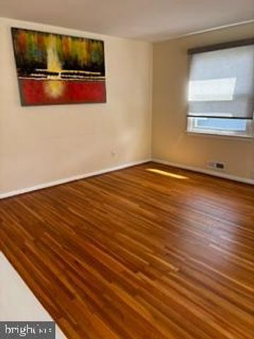 203 COVERED BRIDGE RD, Cherry Hill, NJ 08034