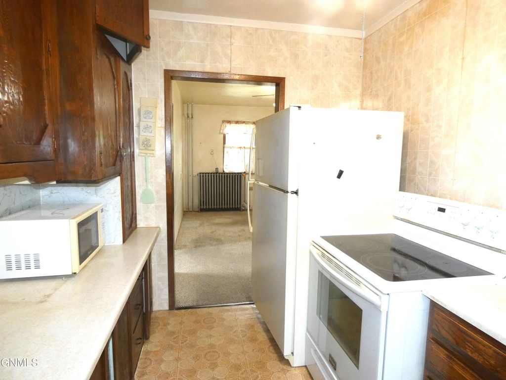 620 Broadway Street N, Linton, ND 58552 photo 5