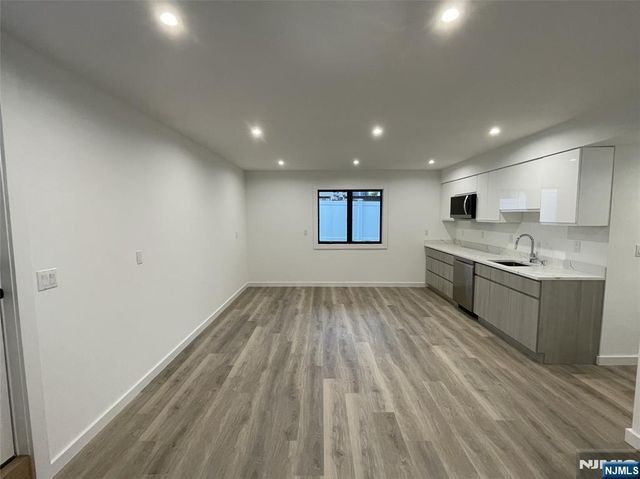 74 Liberty Place 1st Floor, Palisades Park, NJ 07650