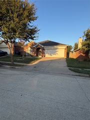 8729 Muir Drive, Fort Worth, TX 76244