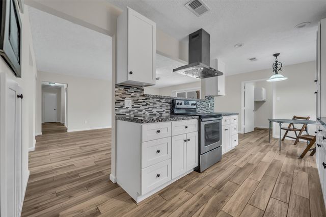 43 Pecan Lane, Dayton, TX 77535