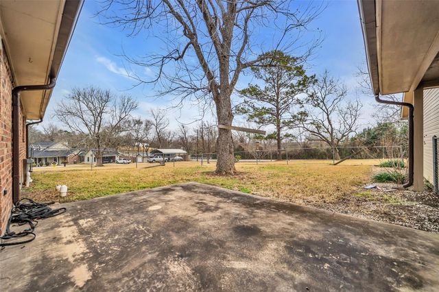 43 Pecan Lane, Dayton, TX 77535