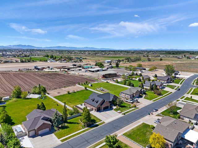 1909 CAMERON DR, West Haven, UT 84401