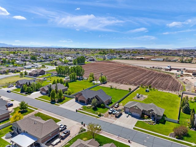 1909 CAMERON DR, West Haven, UT 84401