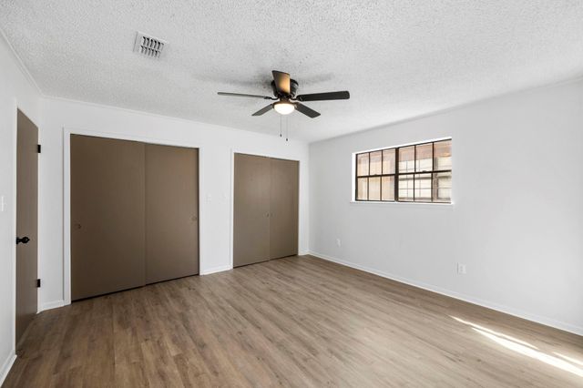 835 Clubside Drive, East Bernard, TX 77435