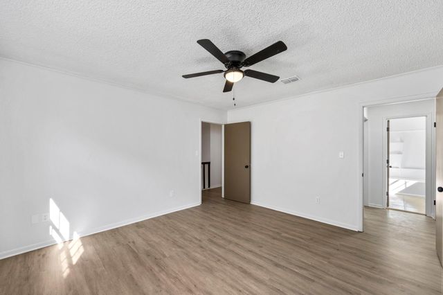 835 Clubside Drive, East Bernard, TX 77435