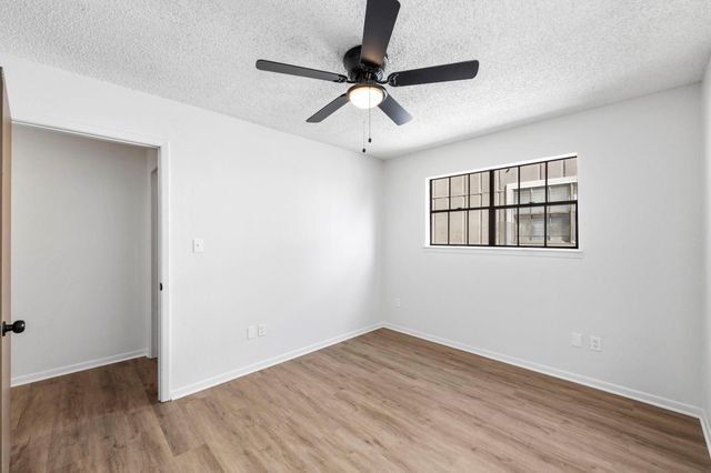 835 Clubside Drive, East Bernard, TX 77435