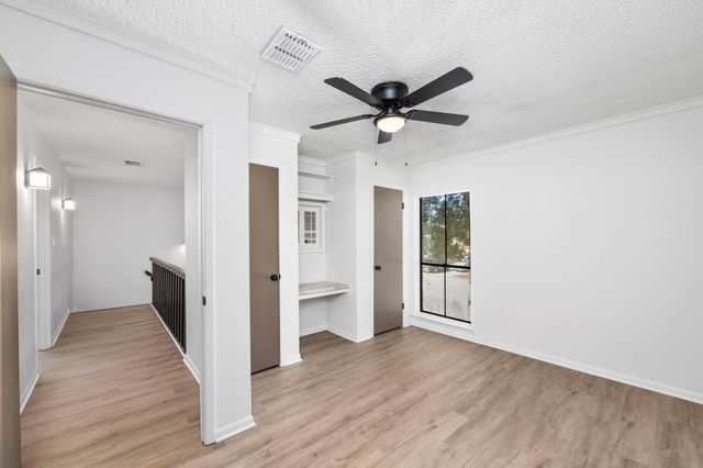 835 Clubside Drive, East Bernard, TX 77435