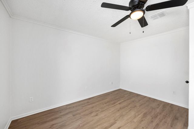 835 Clubside Drive, East Bernard, TX 77435