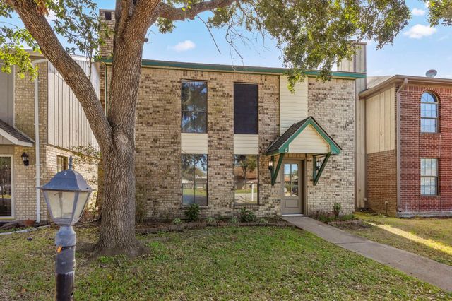 835 Clubside Drive, East Bernard, TX 77435