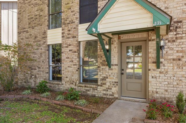 835 Clubside Drive, East Bernard, TX 77435