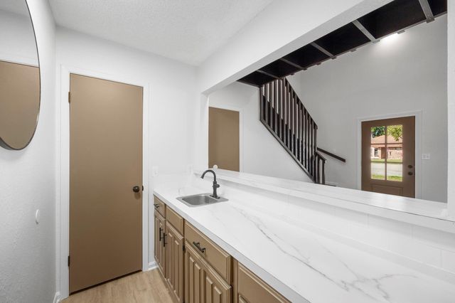 835 Clubside Drive, East Bernard, TX 77435