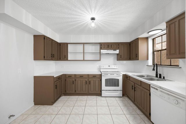 835 Clubside Drive, East Bernard, TX 77435