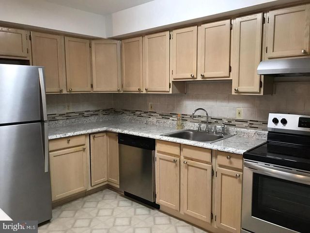 321 WALDEN CIR, Robbinsville, NJ 08691
