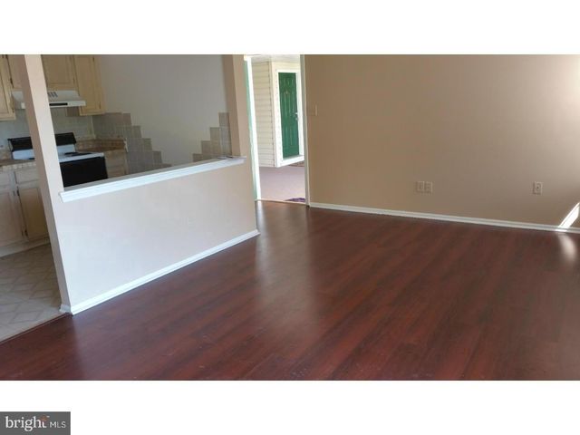 321 WALDEN CIR, Robbinsville, NJ 08691