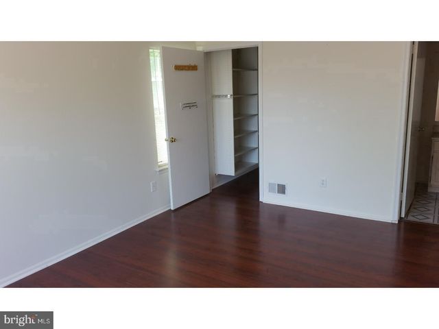 321 WALDEN CIR, Robbinsville, NJ 08691