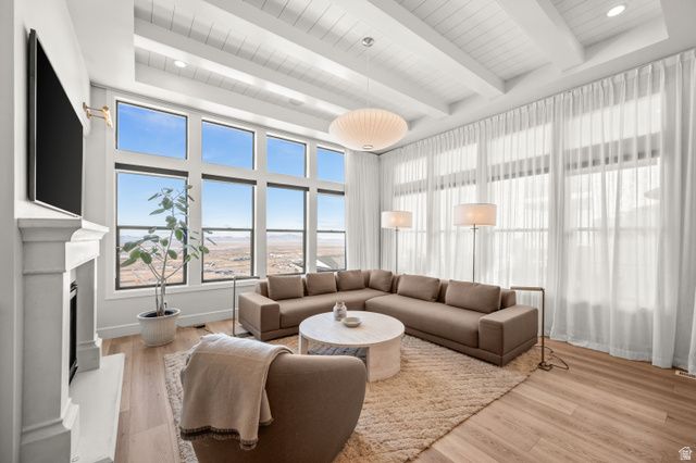 886 S WINTER LN, North Salt Lake, UT 84054