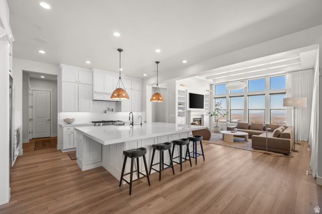 886 S WINTER LN, North Salt Lake, UT 84054