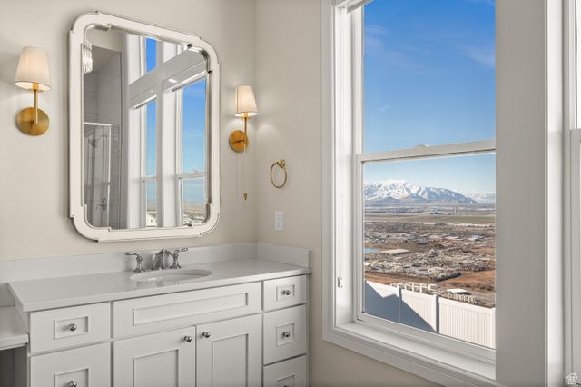 886 S WINTER LN, North Salt Lake, UT 84054