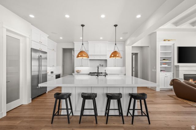 886 S WINTER LN, North Salt Lake, UT 84054