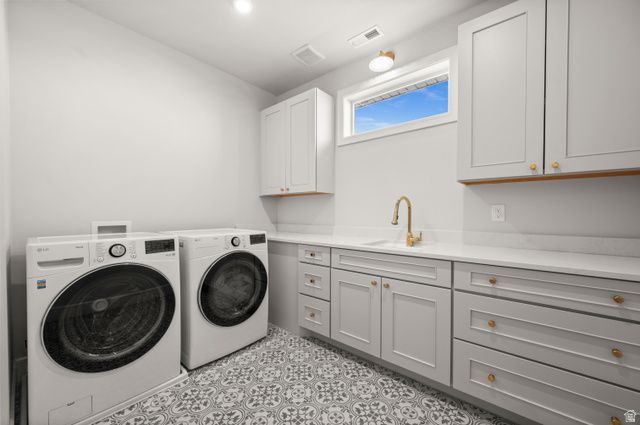 886 S WINTER LN, North Salt Lake, UT 84054