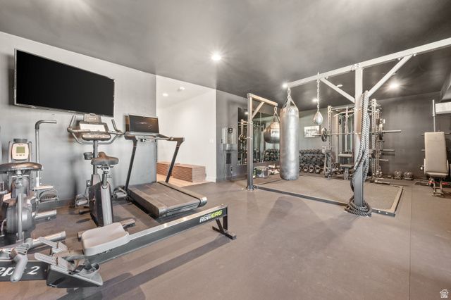 886 S WINTER LN, North Salt Lake, UT 84054