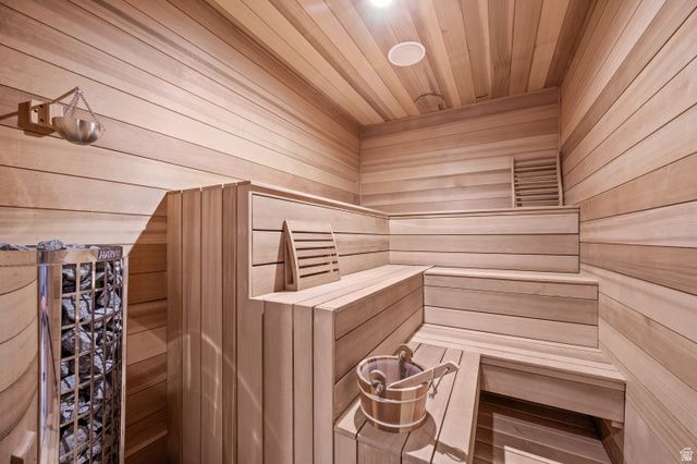 886 S WINTER LN, North Salt Lake, UT 84054