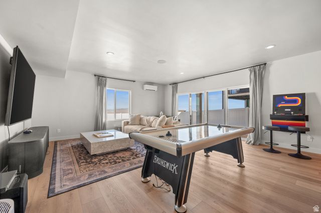 886 S WINTER LN, North Salt Lake, UT 84054