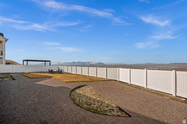 886 S WINTER LN, North Salt Lake, UT 84054