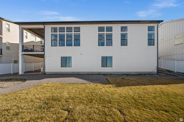 886 S WINTER LN, North Salt Lake, UT 84054