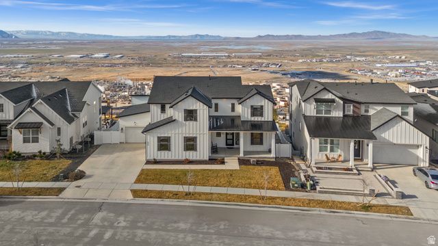 886 S WINTER LN, North Salt Lake, UT 84054