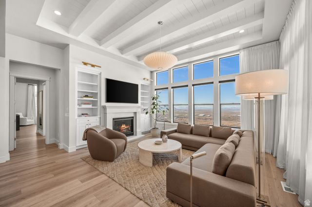 886 S WINTER LN, North Salt Lake, UT 84054