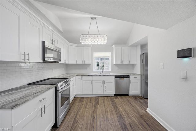 214 North St, Suffolk, VA 23434